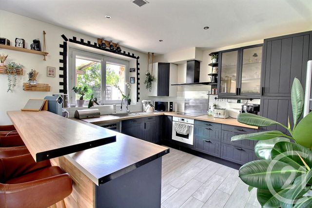 maison à vendre - 5 pièces - 145.0 m2 - MONTMIRAIL - 51 - CHAMPAGNE-ARDENNE - Century 21 Lemaire Immobilier