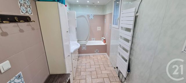 maison à vendre - 6 pièces - 122.0 m2 - LA FERTE GAUCHER - 77 - ILE-DE-FRANCE - Century 21 Lemaire Immobilier