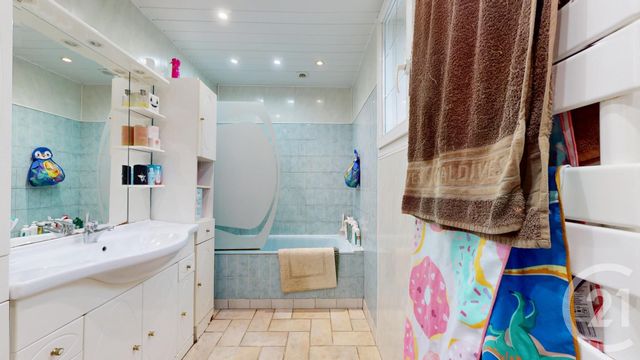 maison à vendre - 6 pièces - 122.0 m2 - LA FERTE GAUCHER - 77 - ILE-DE-FRANCE - Century 21 Lemaire Immobilier